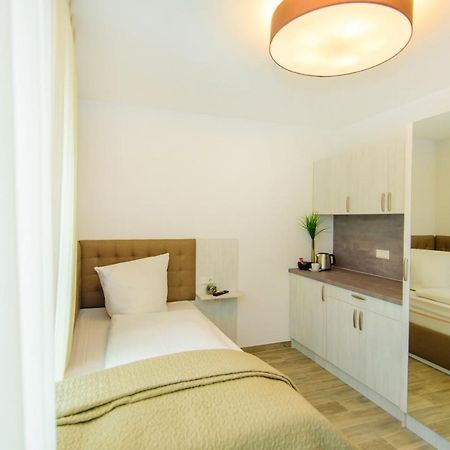 Hotel Filderhof Ройтлинген Экстерьер фото