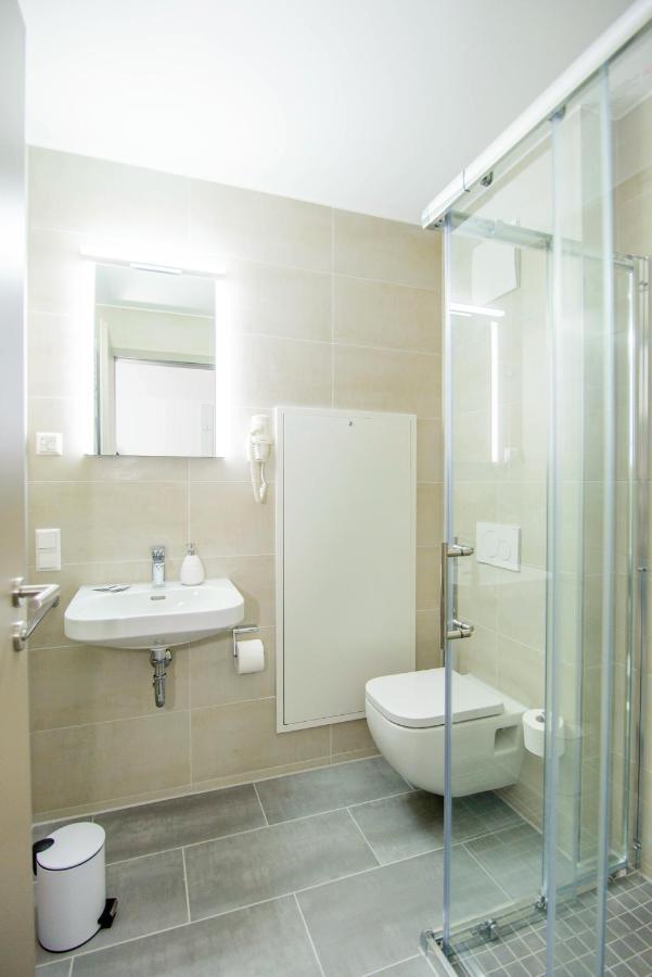 Hotel Filderhof Ройтлинген Экстерьер фото