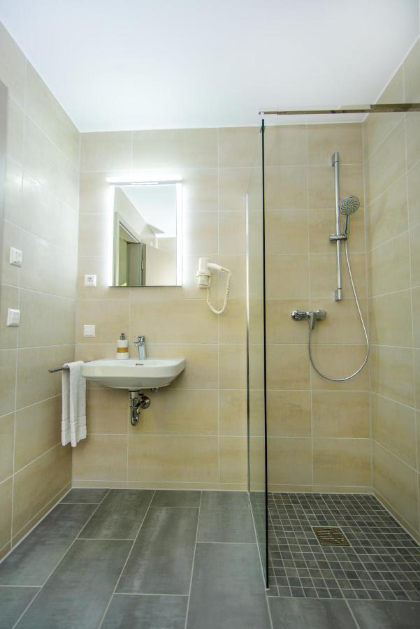 Hotel Filderhof Ройтлинген Экстерьер фото