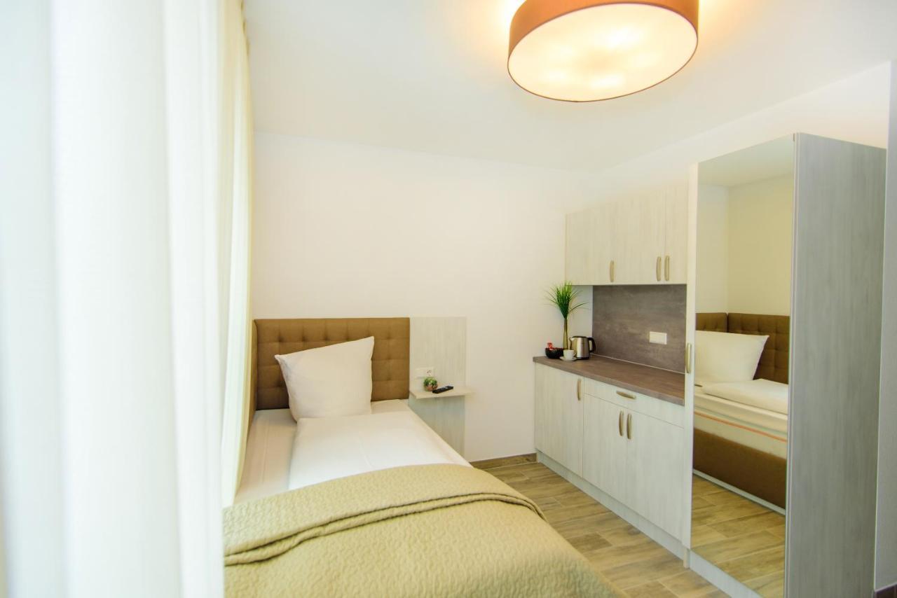 Hotel Filderhof Ройтлинген Экстерьер фото